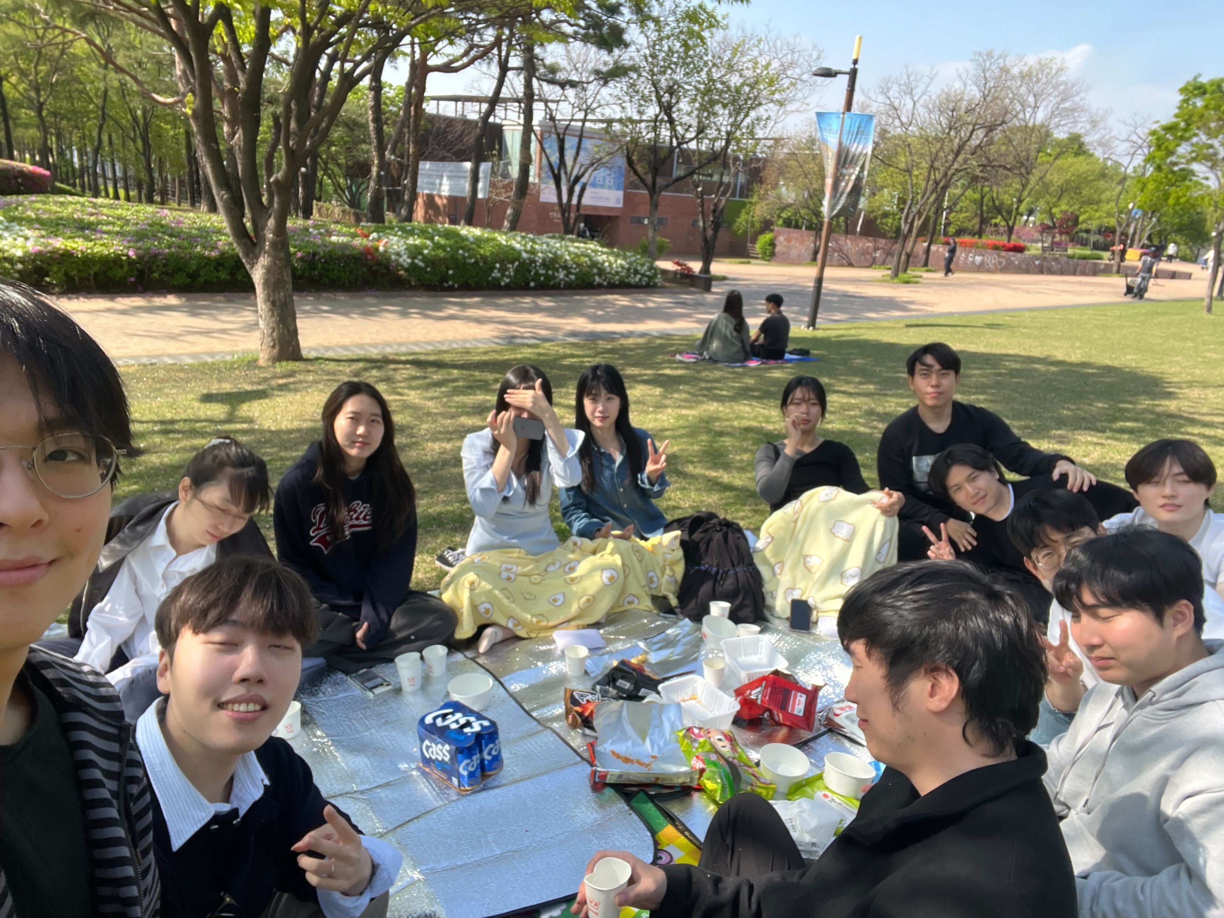 Picnic on Hangang!